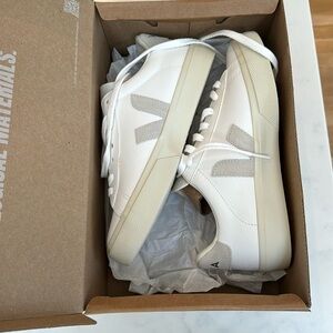 Veja campo chromefree leather in extra white natural suede size 37 NWB